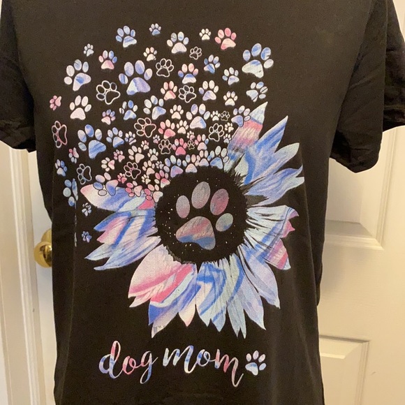 DOG MOM Paws Prints Sunflower Black T-shirt NWOT - Picture 2 of 2